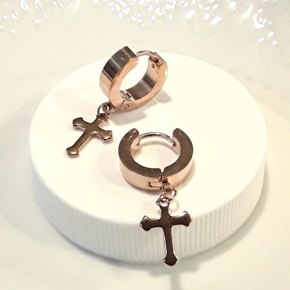 NEW Huggie Hoop Cathedral Cross Earrings - Picture 4 of 8
